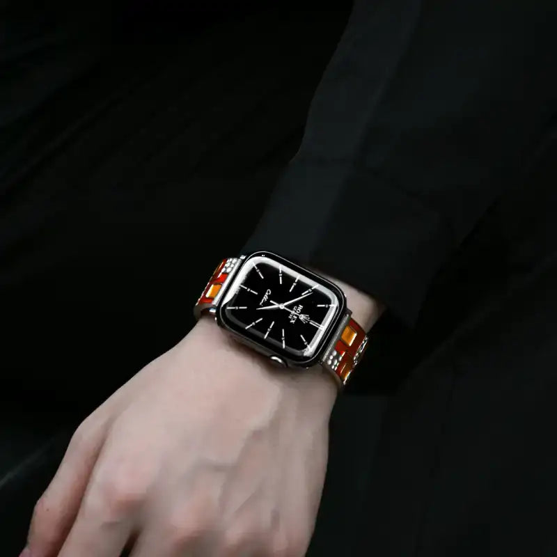 Vintage-style enamel curved metal strap