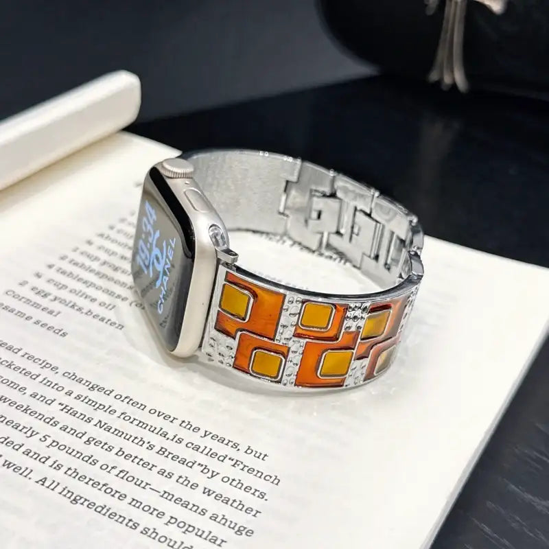 Vintage-style enamel curved metal strap