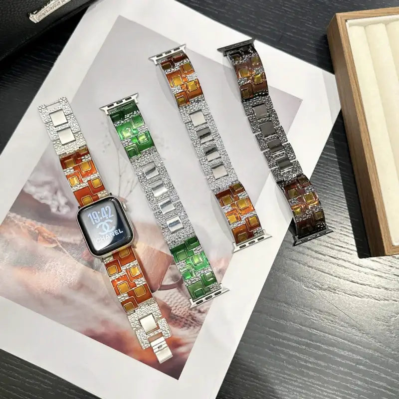 Vintage-style enamel curved metal strap