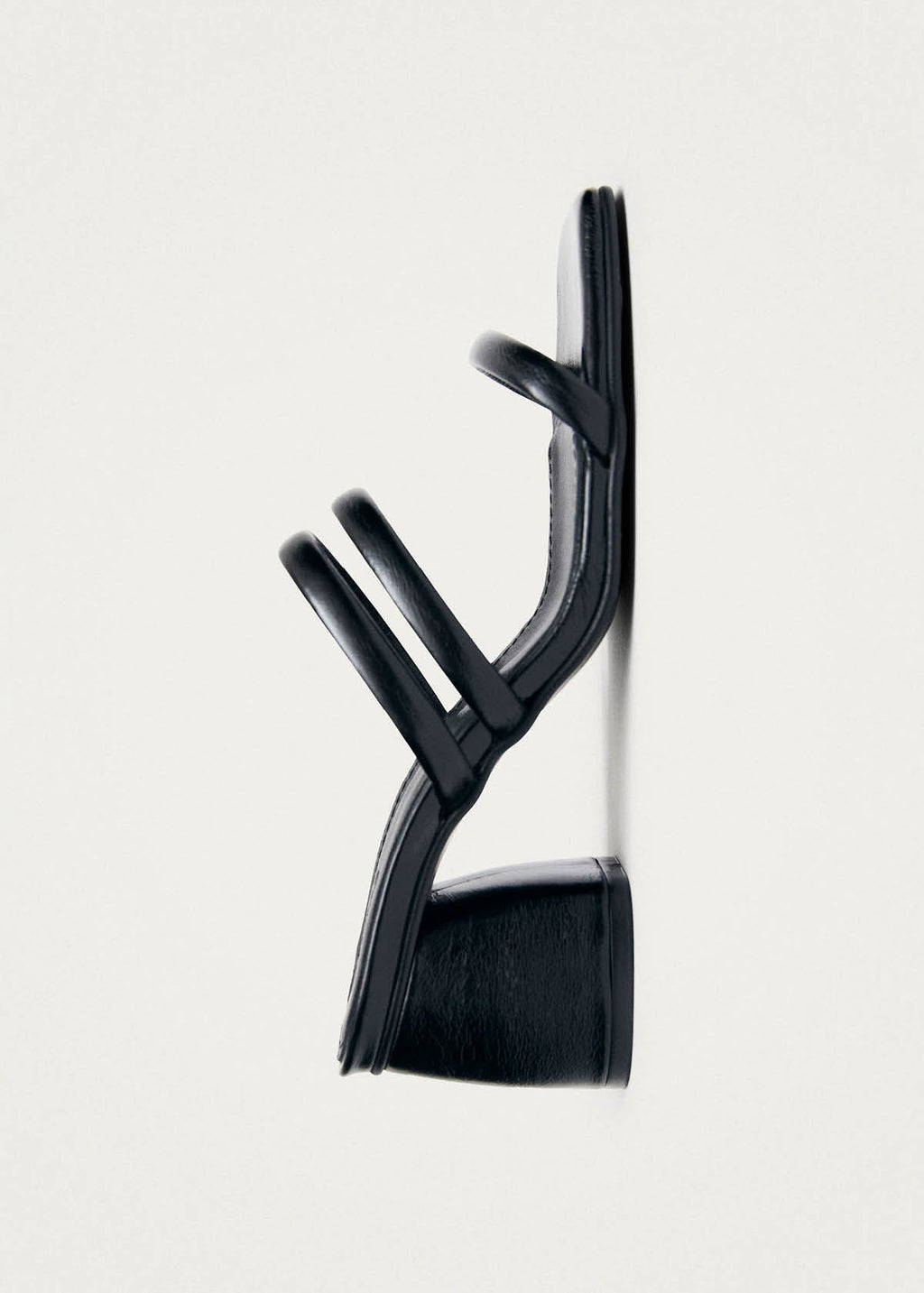 Indiana Rift Black Leather Sandals