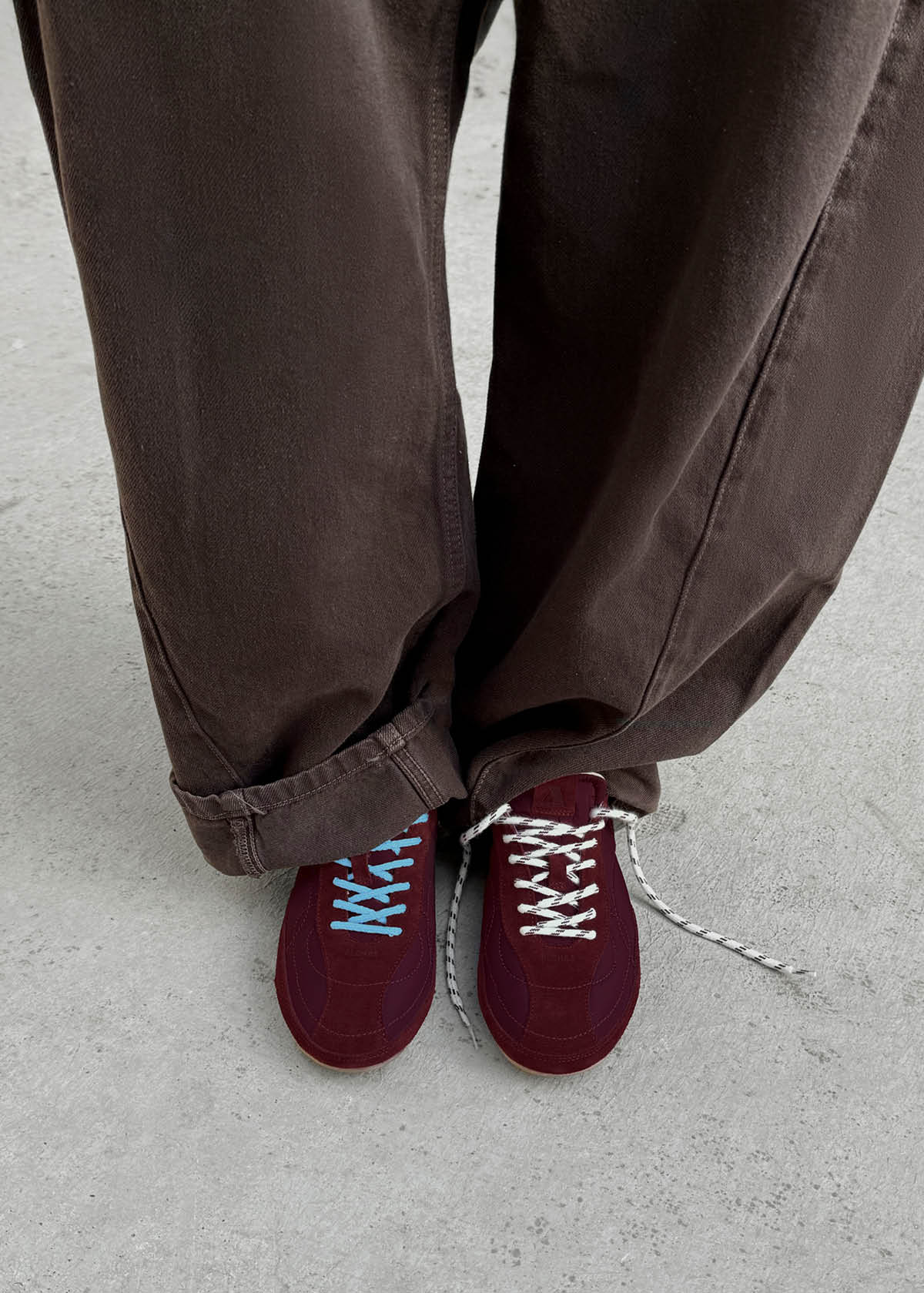 Tb.25 Burgundy Sneakers